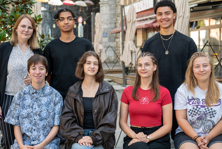 La Junior Team, posant sur la place du Tunnel à Lausanne